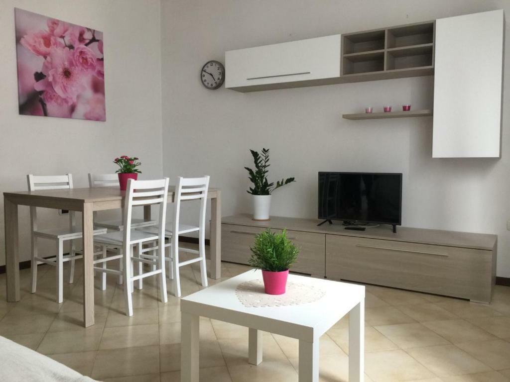 Апартаменти La Casa Di Clara Ombrellone Con 2 Lettini Al Lido San Giuliano Gratis E Parcheggio Privato Gratis Ріміні Екстер'єр фото
