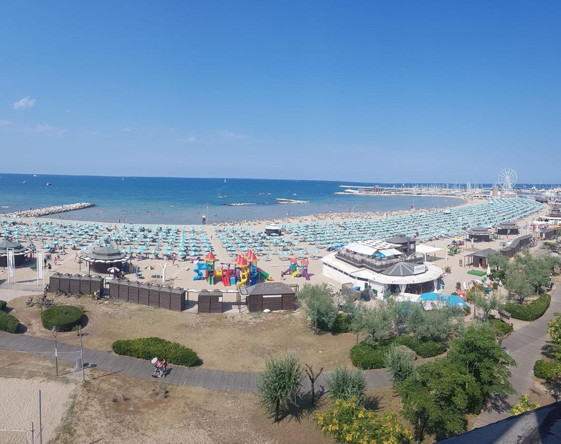 Апартаменти La Casa Di Clara Ombrellone Con 2 Lettini Al Lido San Giuliano Gratis E Parcheggio Privato Gratis Ріміні Екстер'єр фото
